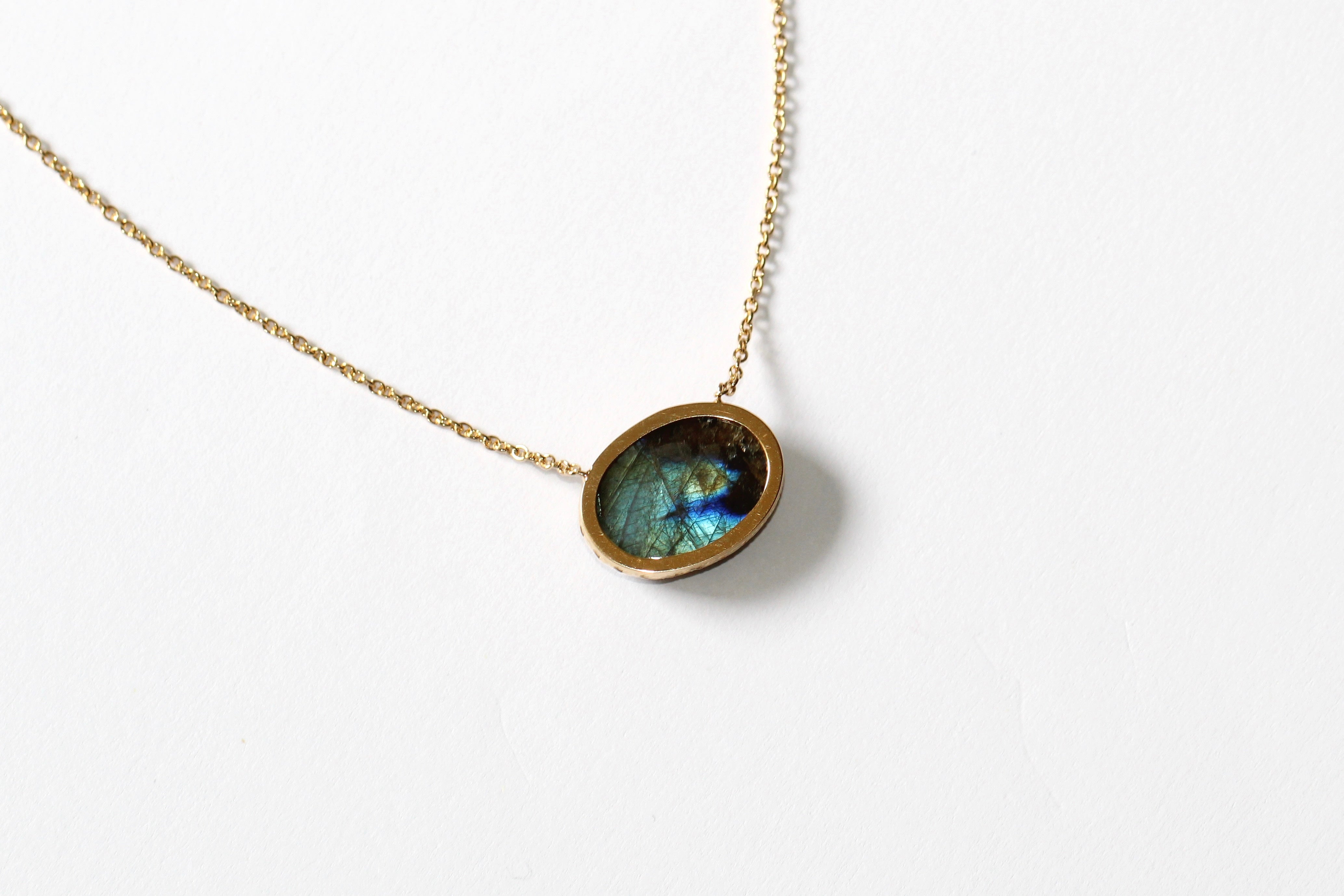 Collier IRENA